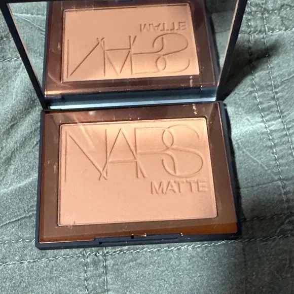 NARS bronzer - Picture 2 of 3